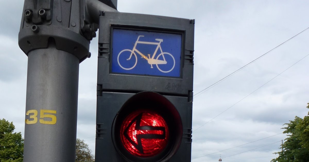 rEvolving Transportation Left Turn Bicycle Signal in Copenhagen