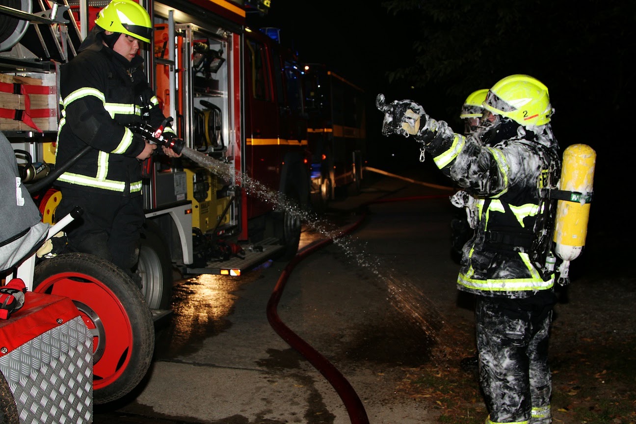 Grosseinsatz der Feuerwehren in Bernau - über 100 Einsatzbilder - 102 Bernau LIVE - Dein Stadtmagazin für Bernau bei Berlin