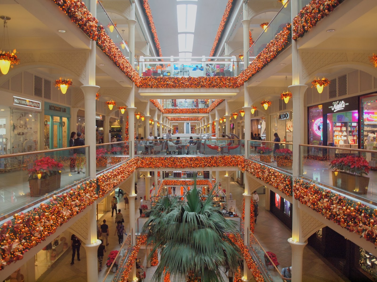 Kumukunchi Adventures Power Plant Mall Christmas Decorations at