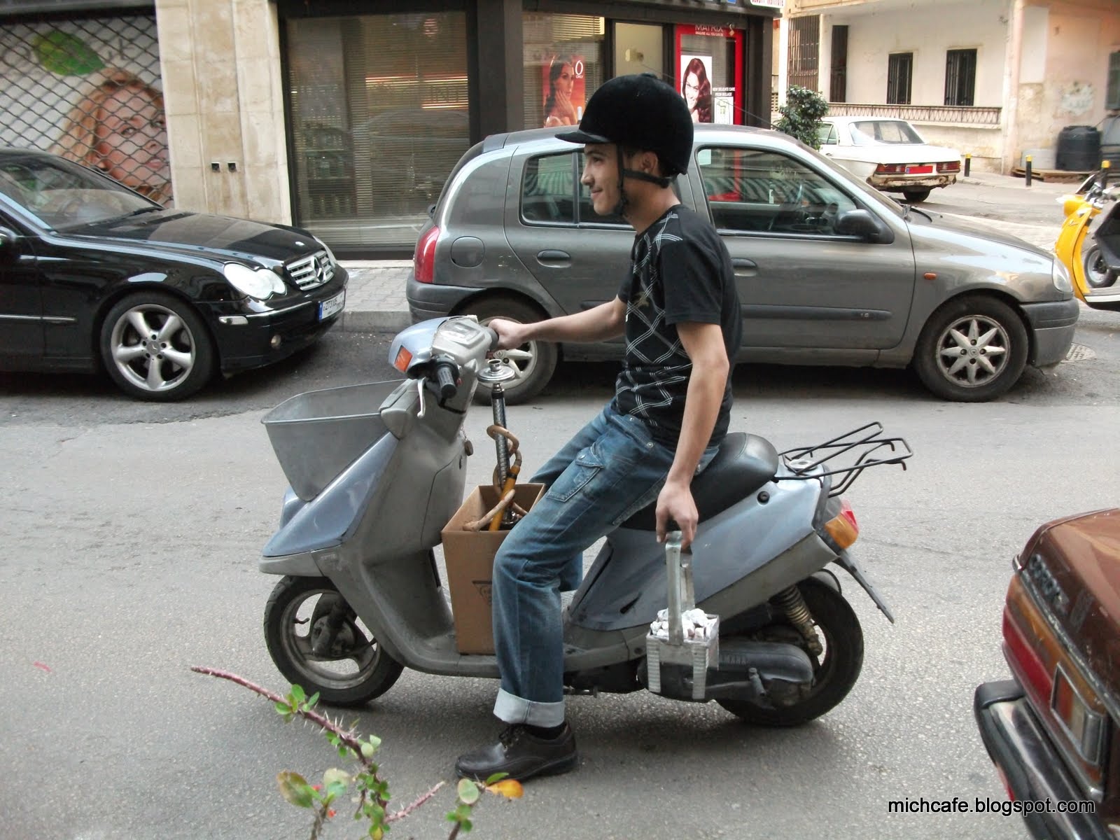 Mich Café Beirut boasts home delivery shisha