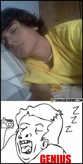 Foto dormindo no Face. Genius tirinha