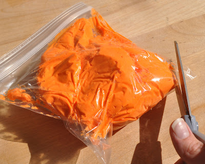 Frosting A Jackolantern Cake Frosting A Jackolantern Cake