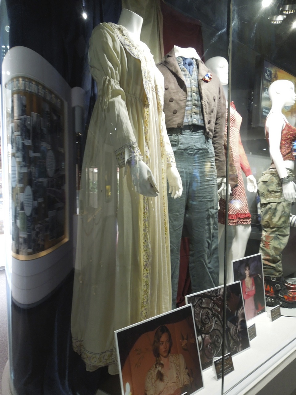 Hollywood Movie Costumes and Props Amanda Seyfried and Eddie Redmayne