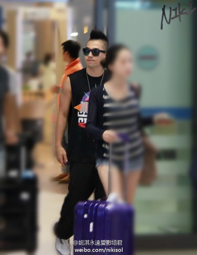taeyang - [+Vids/Pics] Taeyang and Seungri en el aeropuerto de Incheon desde Singapur Taeyang+airport+bigbangupdates+2