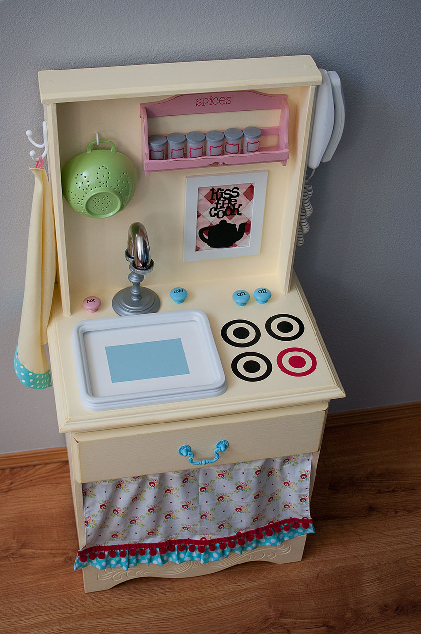 Little Gray Table Play Kitchen Reveal