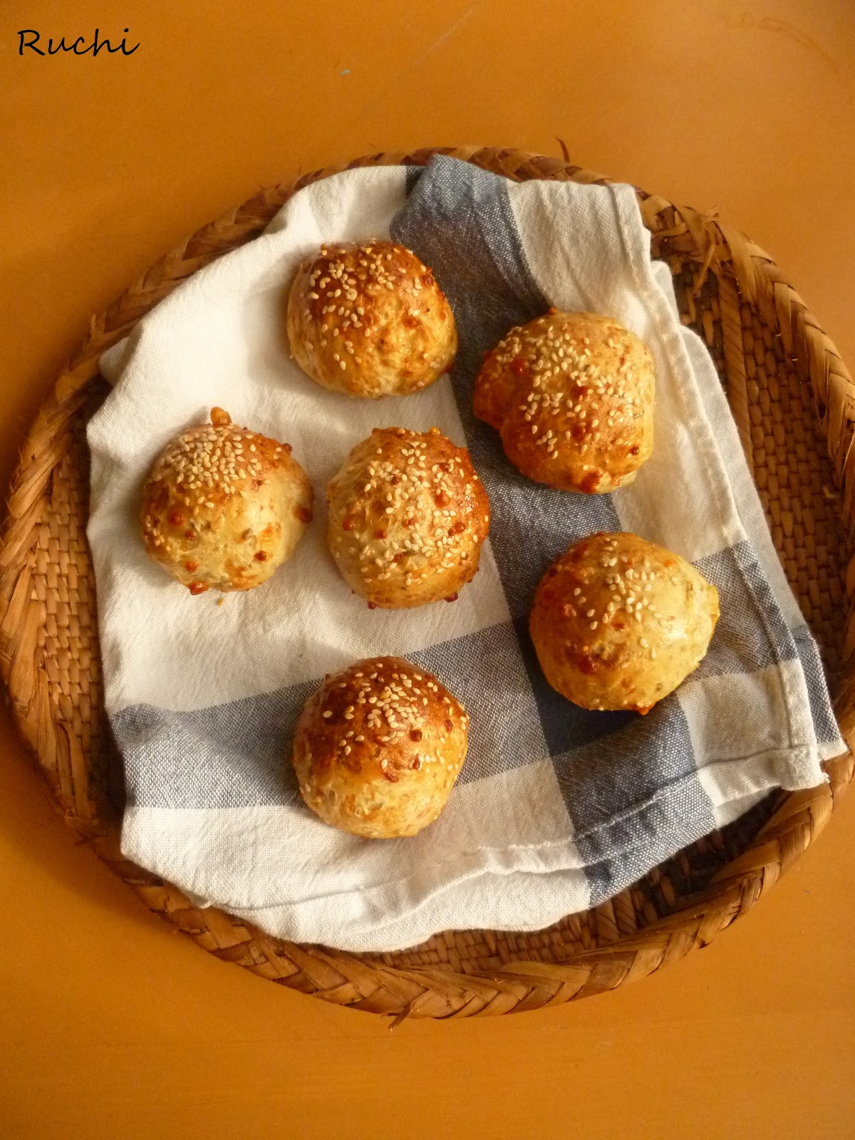 RUCHI Cheese Bread Rolls