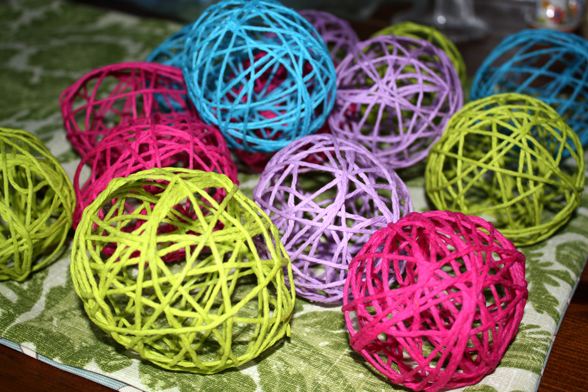 A Yarn Egg Garland