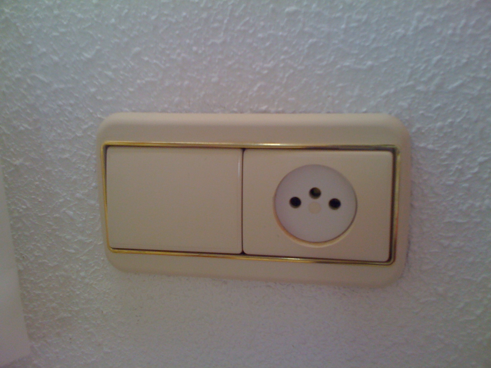 Sparks in Spain Risk of electrocution from unsafe Spanish sockets