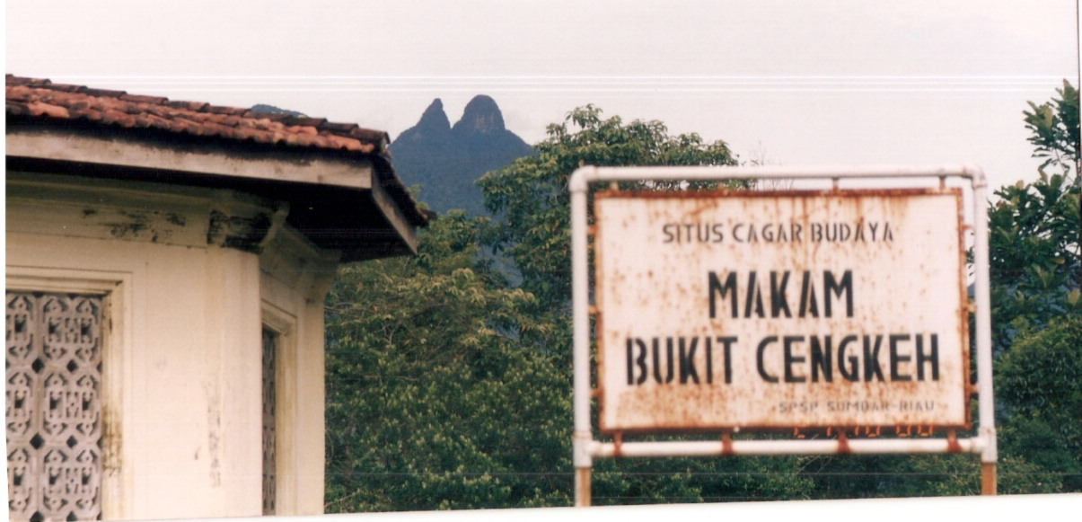 Sepanjang Jalan Kenangan Pulau Pandan Jauh Ke Tengah Gunung Daik Bercabang Tiga