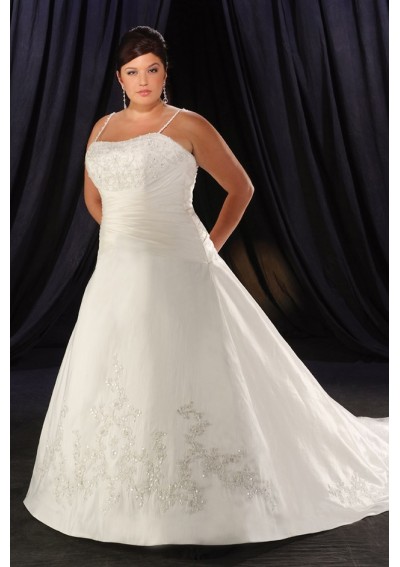 Ball gowns plus size wedding dresses are the fat bride look of wedding 