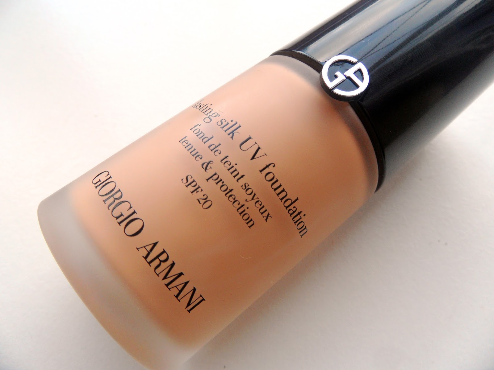 Kick Arse Red Lips Armani Lasting Silk UV Foundation