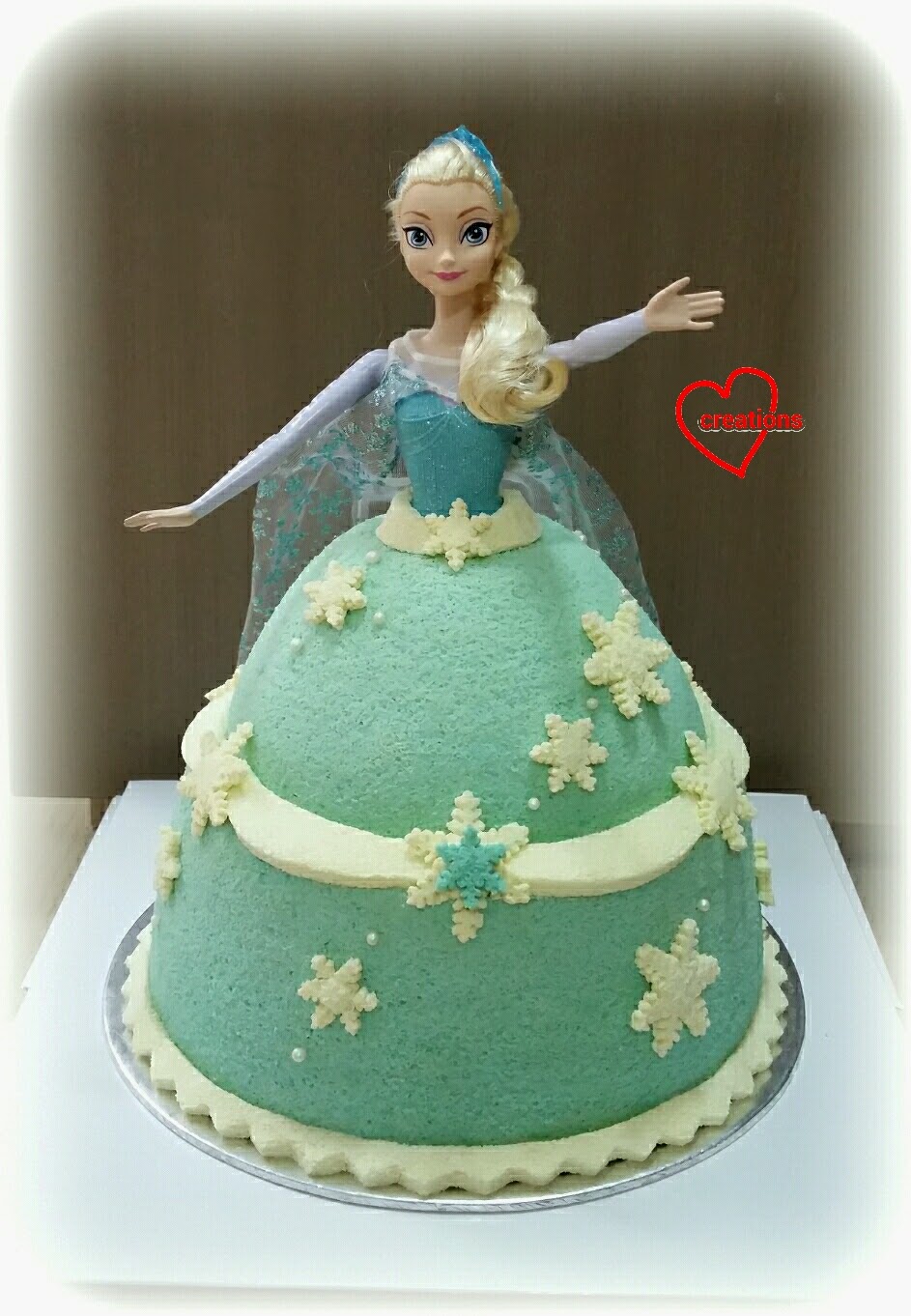 Loving Creations for You: Elsa Doll Chiffon Cake