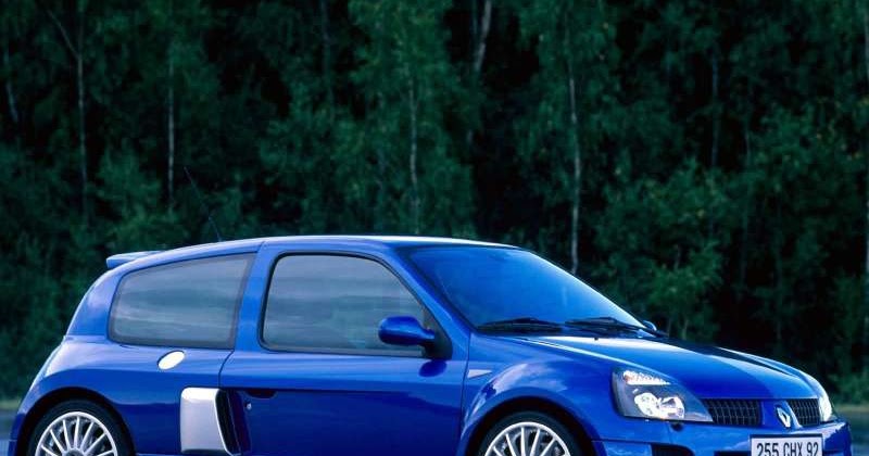 The Petrol Stop Renault Clio V6