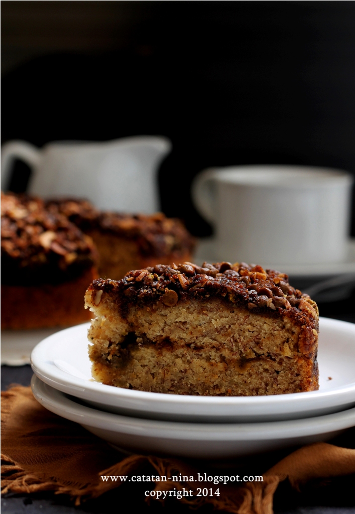 BANANA CHOCOCHIPS CRUMBLE CAKE | Catatan-Nina