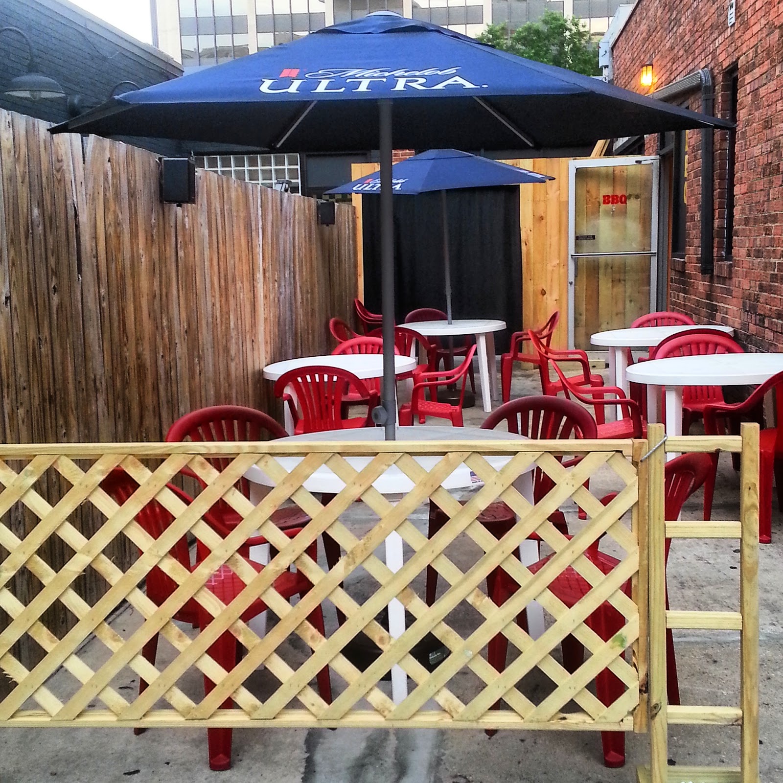 Robert Dyer Bethesda Row SMOKE BBQ ADDS PATIO SEATING IN BETHESDA