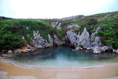 Pantai Tanpa Laut Pantai Tanpa Laut