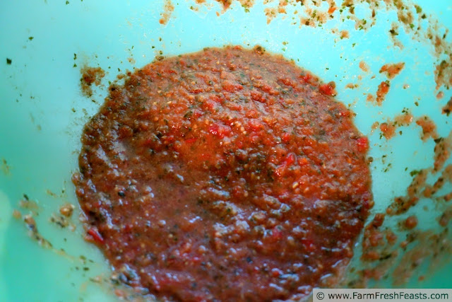 http://www.farmfreshfeasts.com/2013/07/fast-fresh-tomato-sauce.html