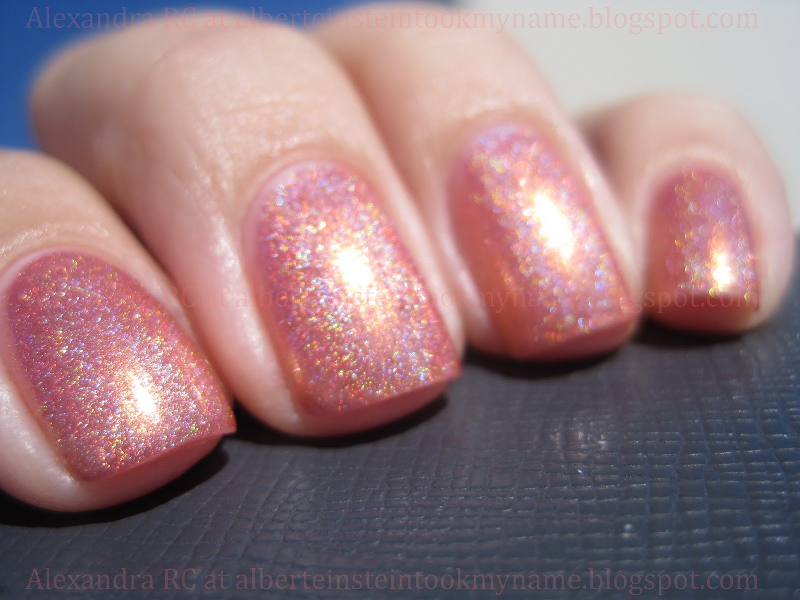 Sparkly Vernis OPI Day At The Peach is the perfect peach nail polish