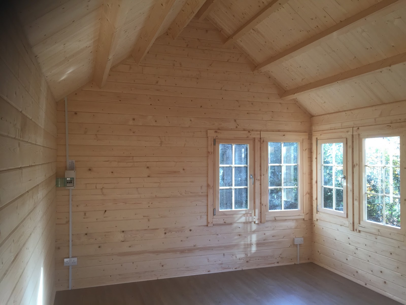 Bermuda log cabin installation