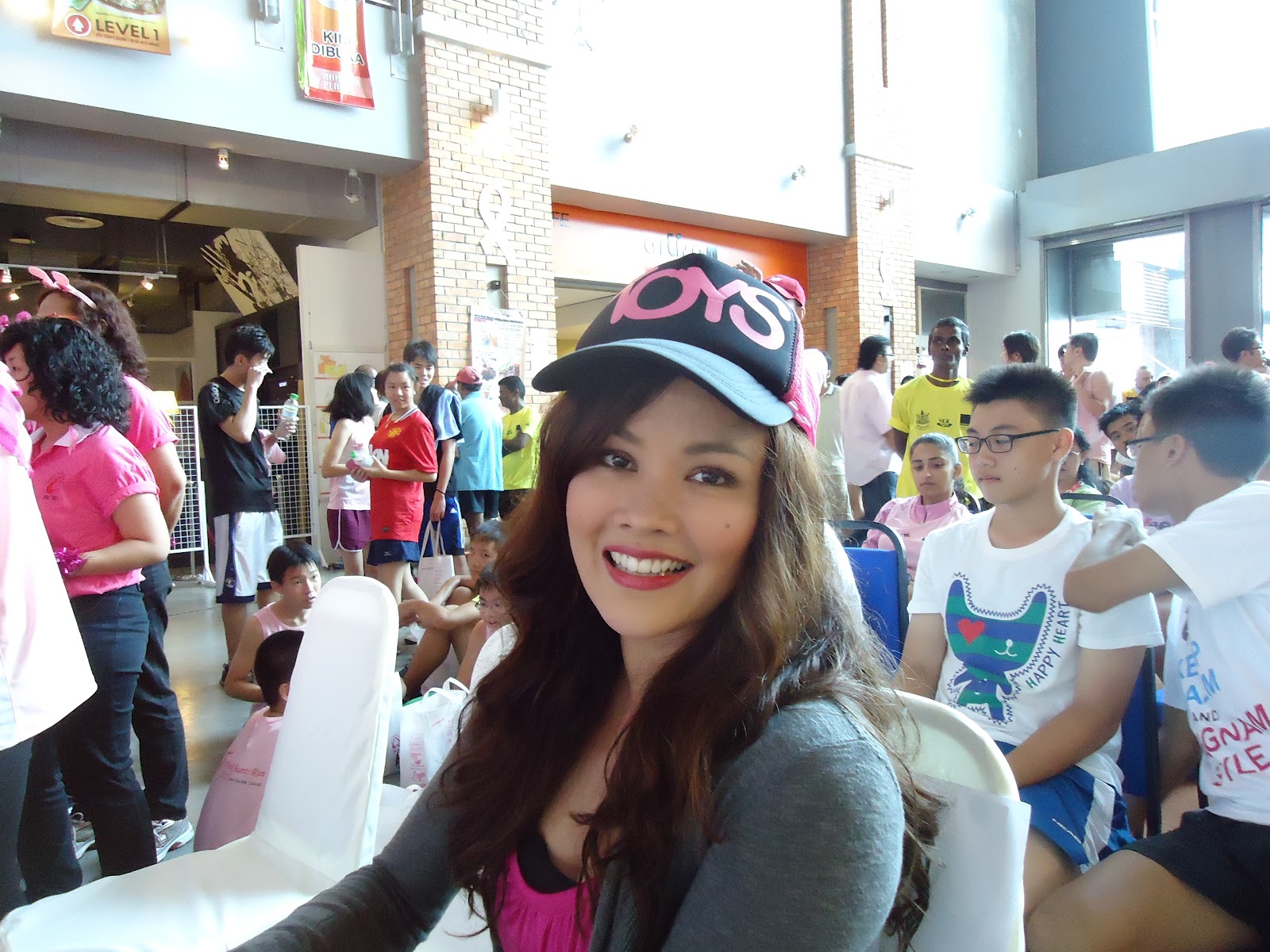 http://2.bp.blogspot.com/-rvRf1JcDPfQ/UHQbACLvx8I/AAAAAAAAF6w/bMqFXiUKGWM/s1600/pink+charity+run+2012+043.jpg