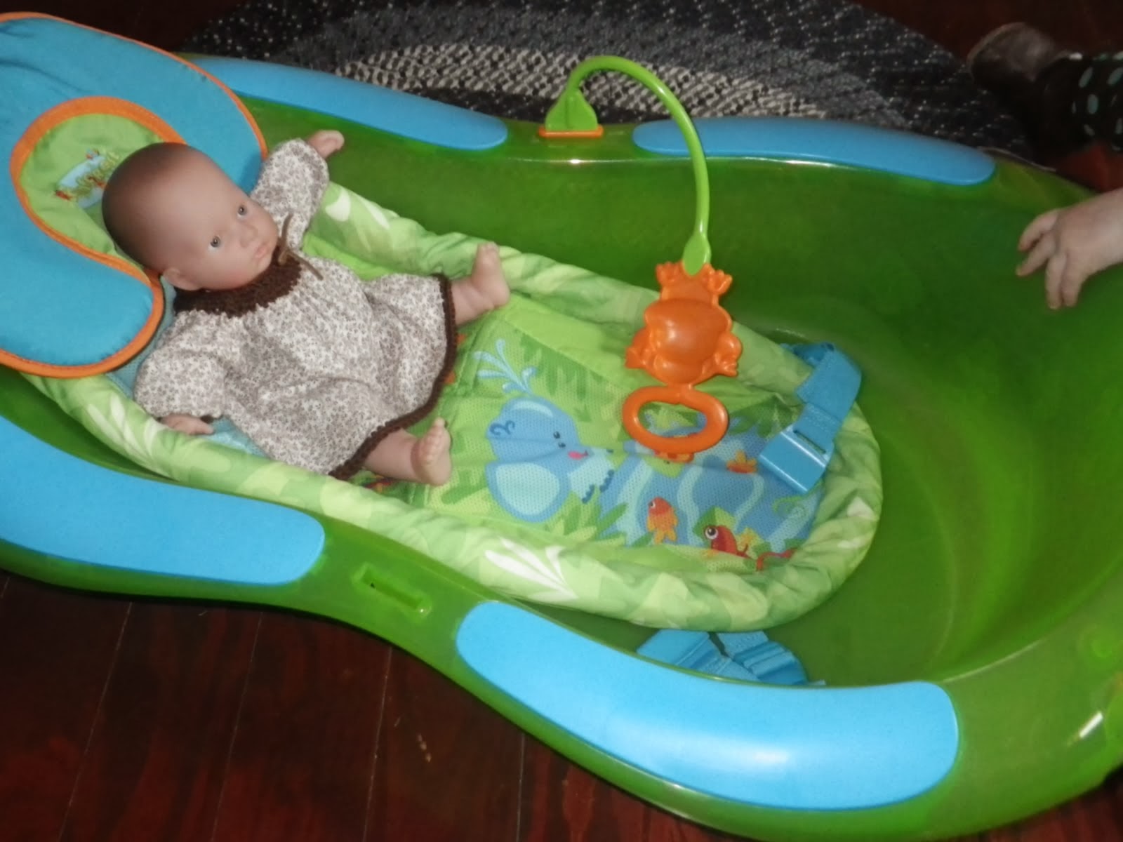 Naturally Inquisitive Mother Bath Time! Review of Fisher Price Bath
