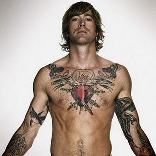 http://2.bp.blogspot.com/-ryNr0maVnkM/TtRRGikCUFI/AAAAAAAAHGc/7hP1fG5y1ow/s400/Tattoos+For+Men+%25285%2529.jpg