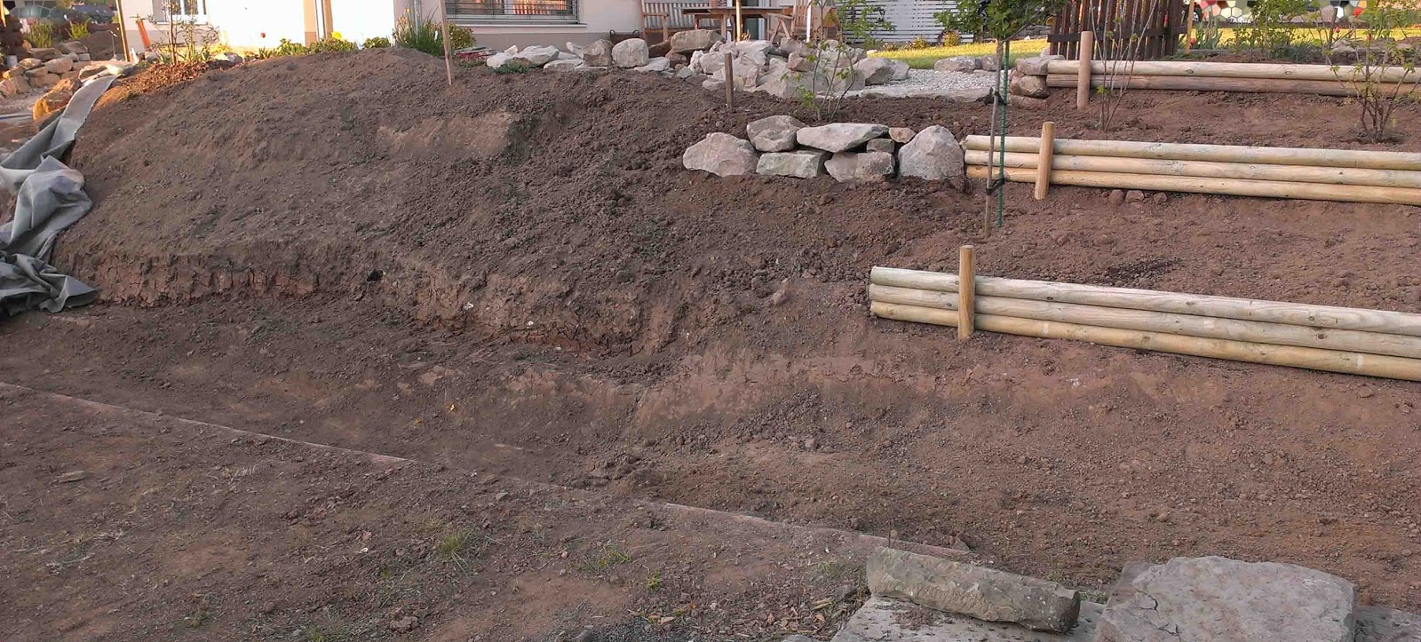 DoMis Garten Terrassen im Hang