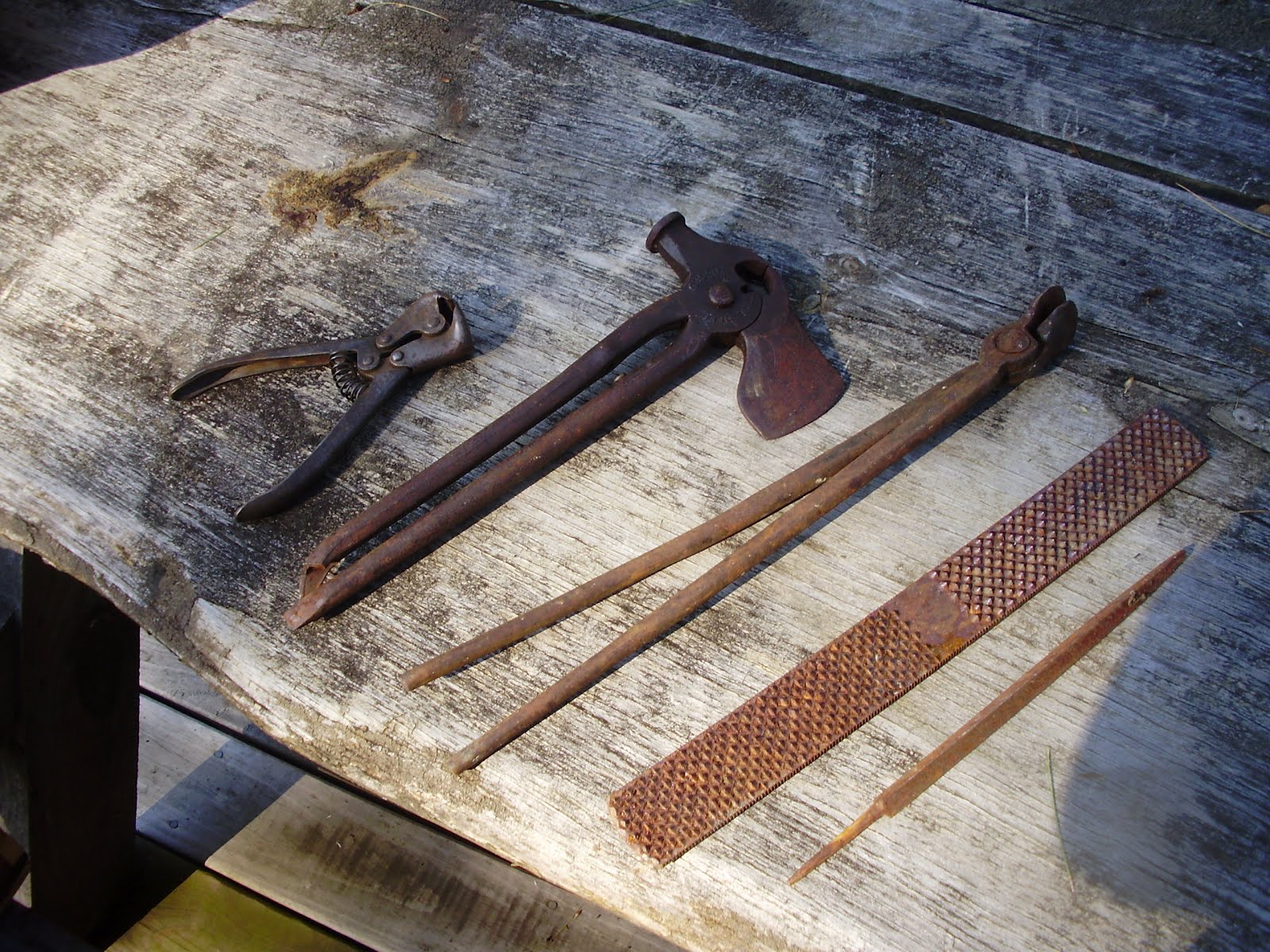 Log Cabin Antiques & Gifts Farrier box with horse shoeing tools