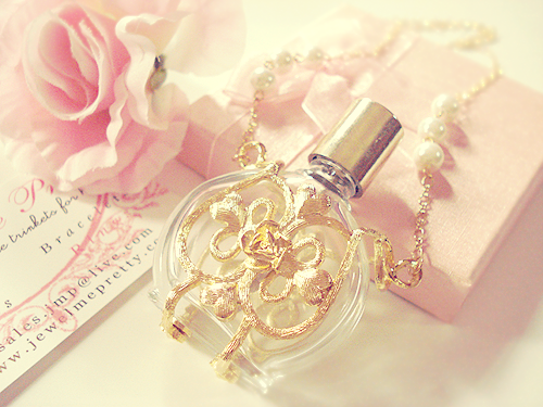 http://2.bp.blogspot.com/-s-jxWp6XQxo/UEKLg3yGMpI/AAAAAAAABF0/CRNbrFYMF4g/s640/tumblr_lldou92Clh1qen7avo1_500_large.png