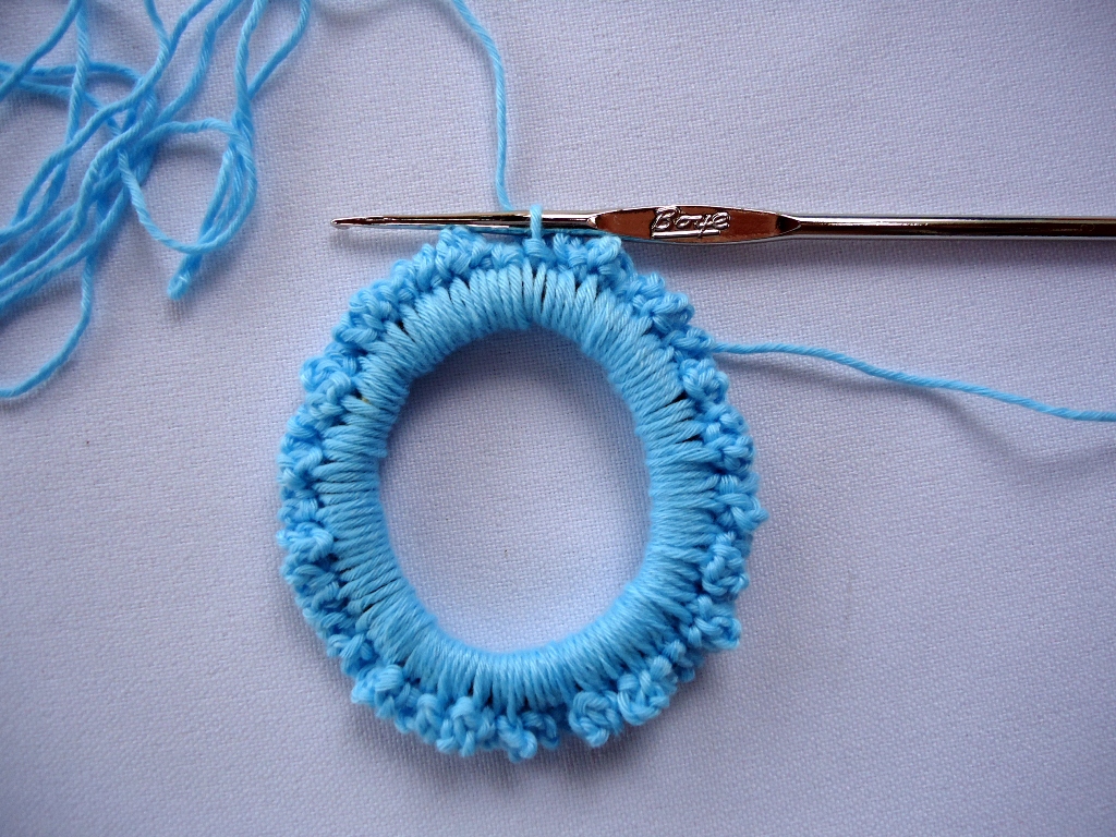 Stitch of Love: Tutorial: Crochet Hair Scrunchie