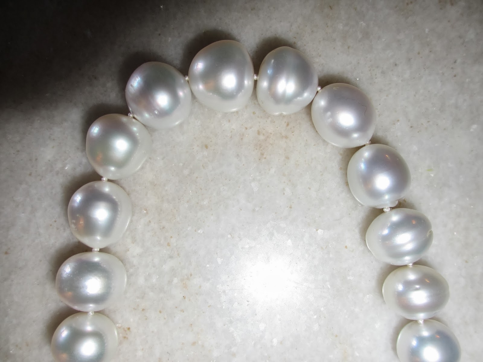 Pearls South Seas' swank splendour Passage des Perles