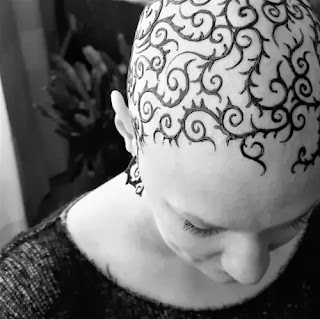 نقره لتكبير أو تصغير الصورة ونقرتين لعرض الصورة في صفحة مستقلة بحجمها الطبيعي