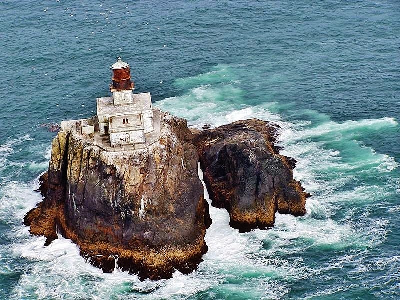 20 Of The Most Famous Lighthouses In The World