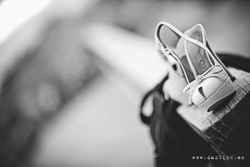 los zapatos de la novia de rosa en la postboda