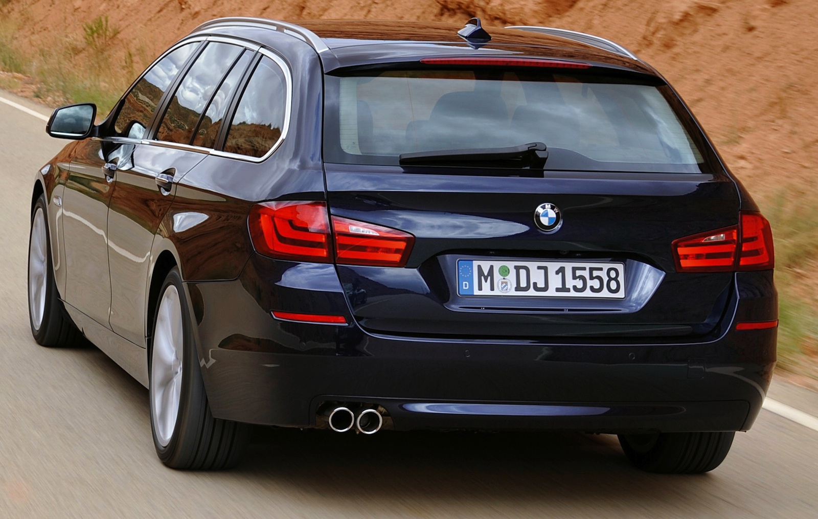 http://2.bp.blogspot.com/-s4PhO9RO4P4/UEnkSODMN3I/AAAAAAAABic/30mADAmKa6g/s1600/BMW-5-Series-Touring-wallpaper+(4).jpg