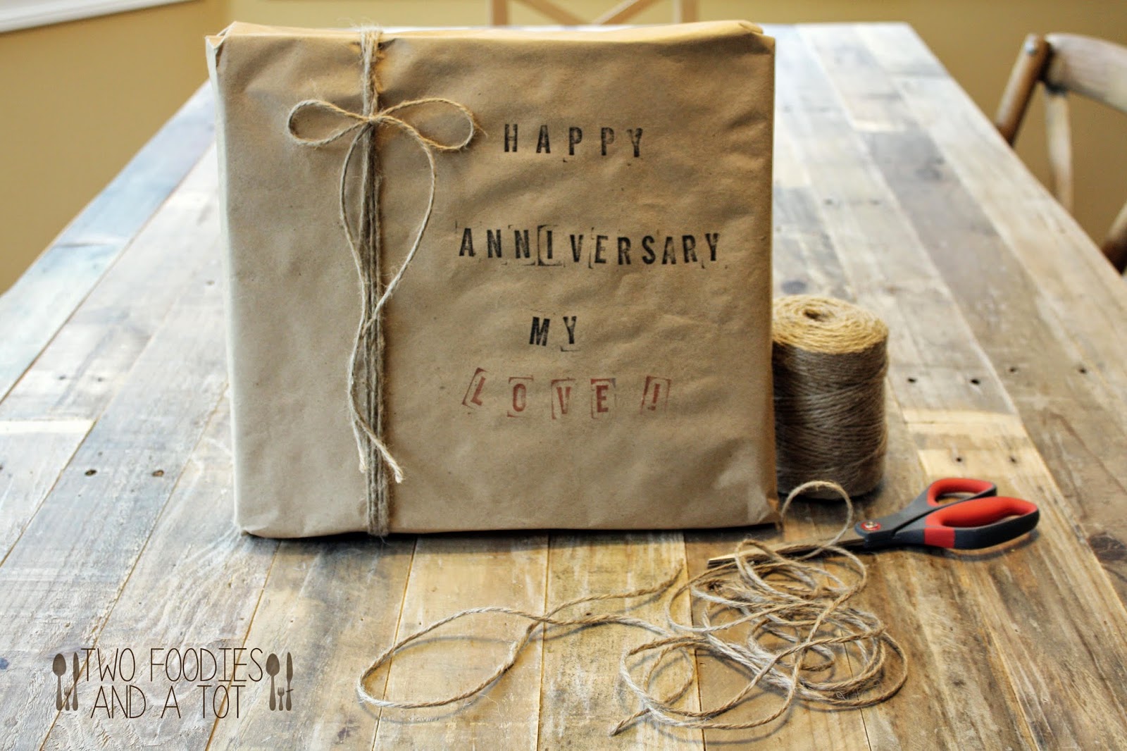 Two foodies and a tot Boxless clothing gift wrap