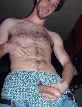 He’s naked: SCREECH from Saved By The Bell, aka Dustin Diamond.