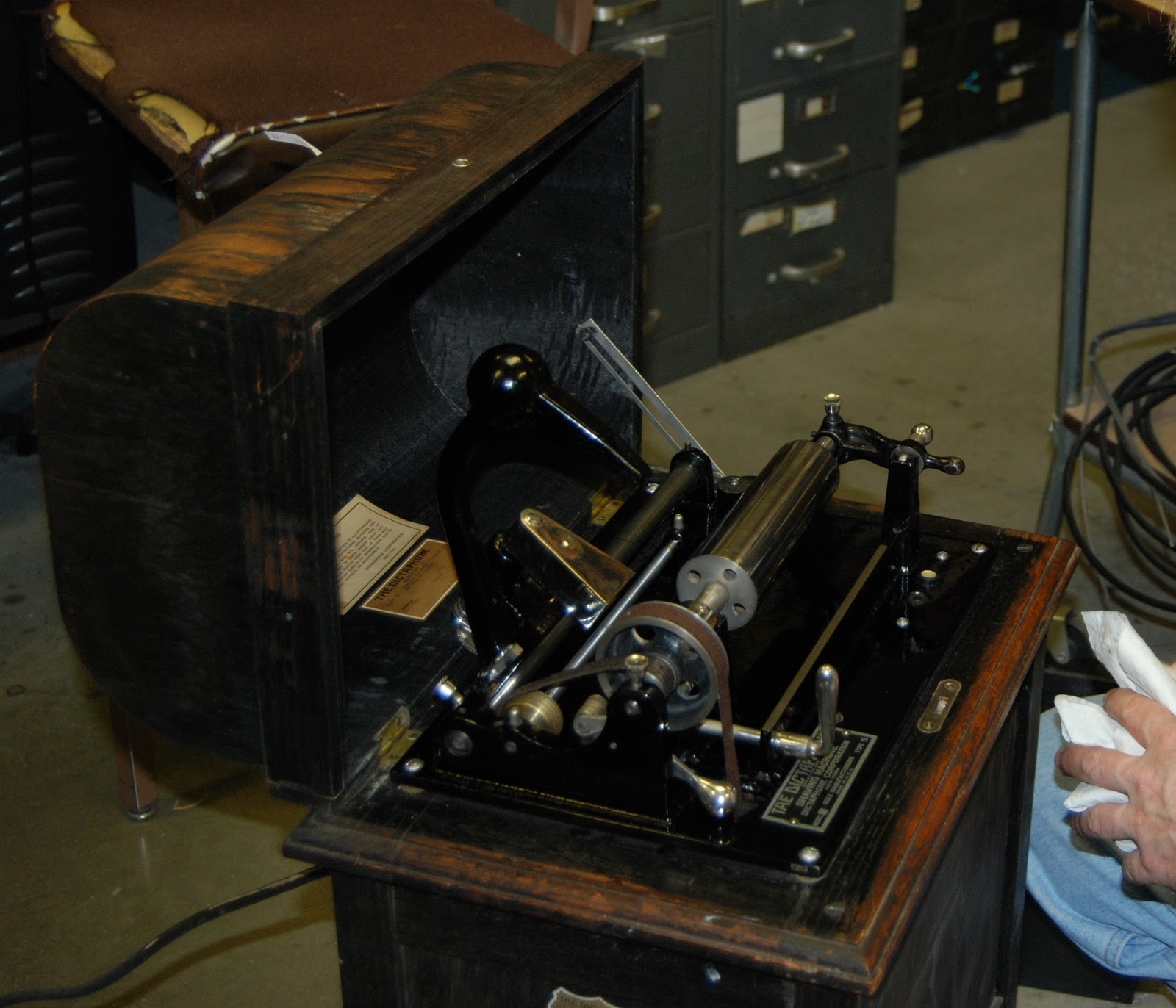 Rainbow Electronics Tech Corner Restoring Vintage 1920's The Dictaphone