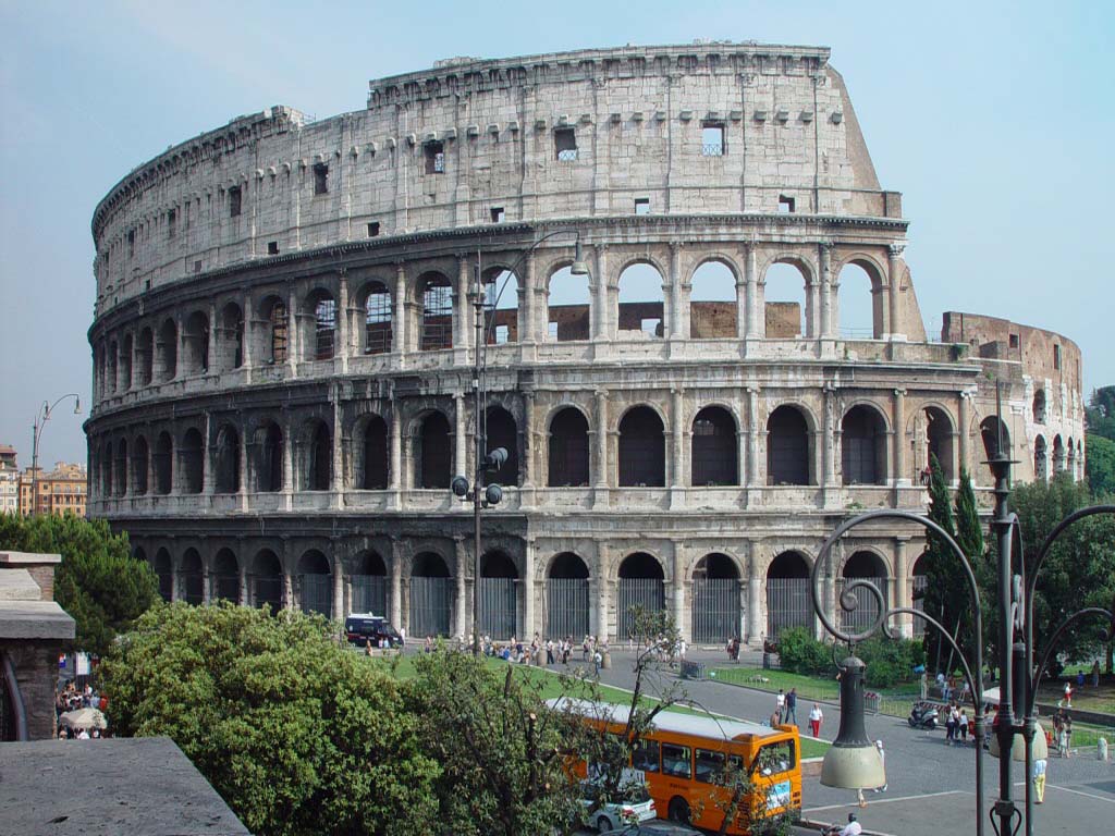 http://2.bp.blogspot.com/-s56eHTZJ1z0/TgEiiEUK-JI/AAAAAAAAApM/NtsFCJH0oHQ/s1600/rome_colosseum_colosseum%20inside_colosseum_wallpaper_colosseum_interior_colosseum%20_at_%20night_wonders_of_world_modern_and_ancient.jpg