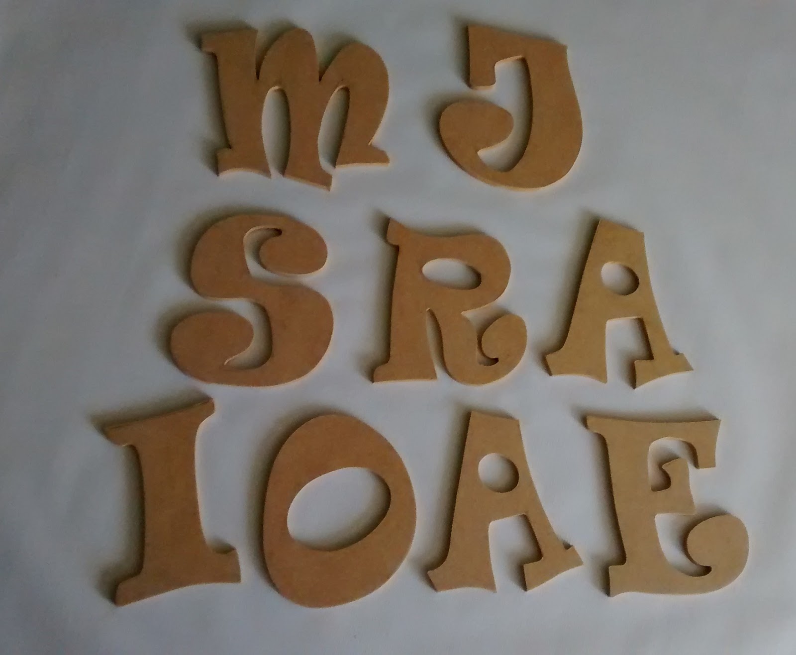 GALERIA ARTE Y DISEÑO & MADEKIDS LETRAS EN MDF