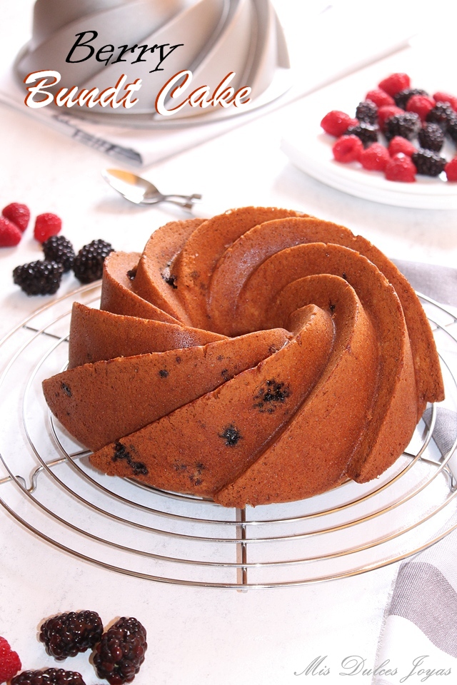 Berry Bundt Cake
