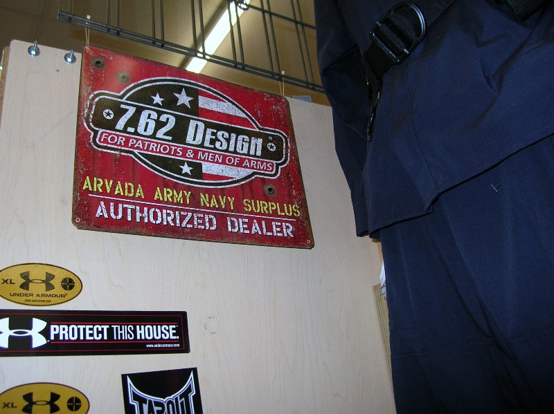 洋書bookworm Army Navy Surplus Store