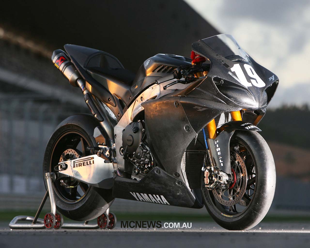 Custom Yamaha R1 2009 Wallpaper For Desktop