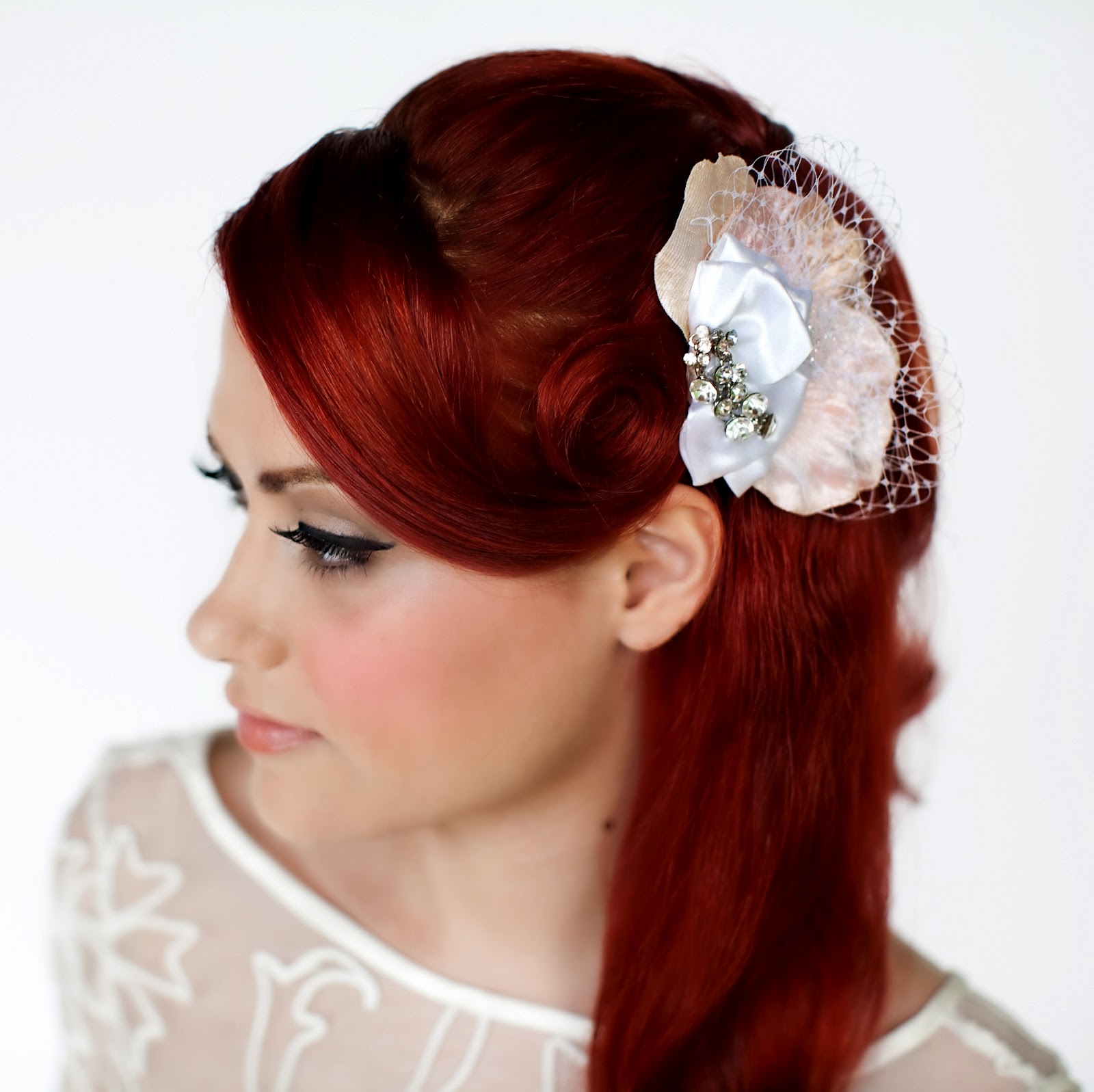 Beautiful Flowers for your Hairstyle Have your Dream Wedding