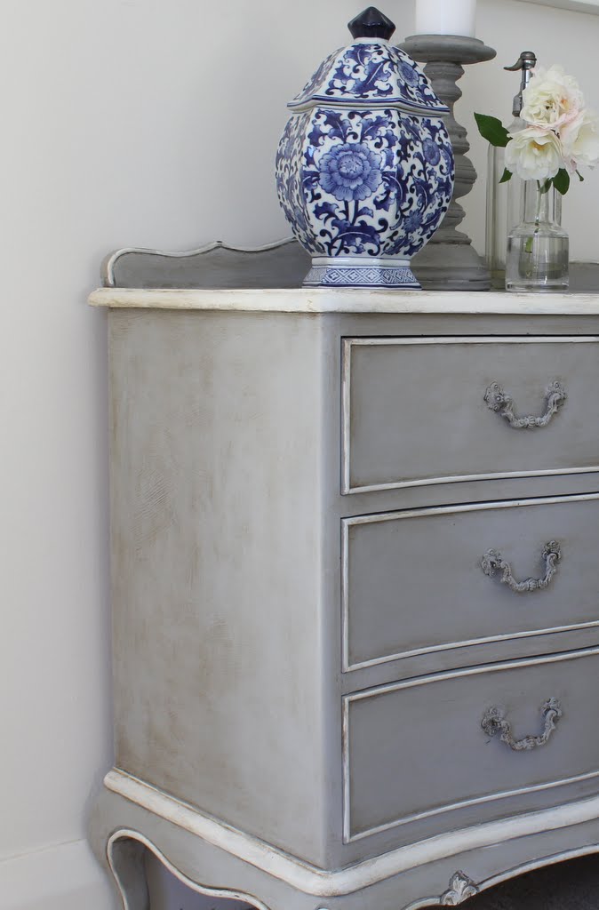 Lilyfield Life Starters Guide How To Antique Painted Furniture Using Dark Wax