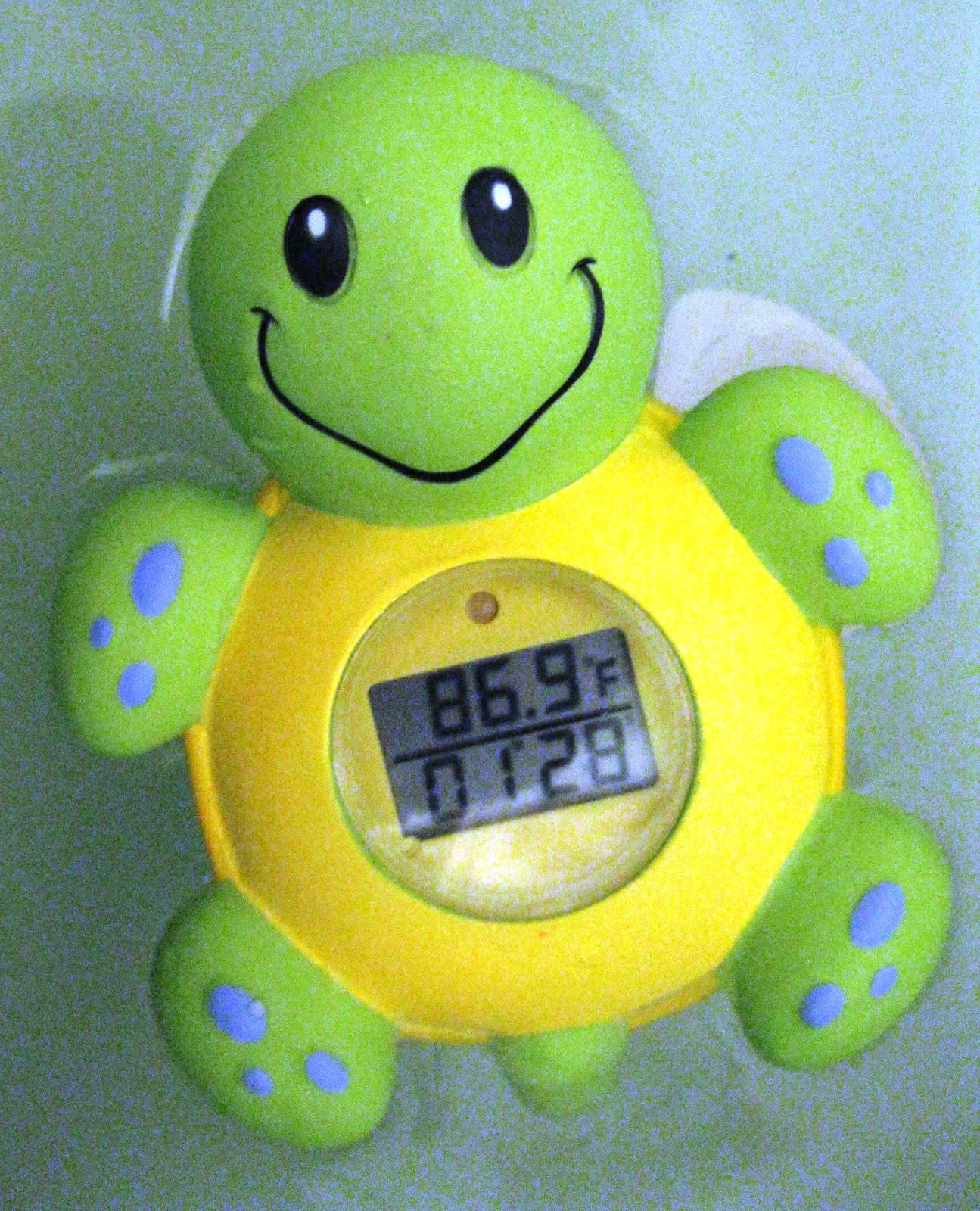 The Happy Wife Product review Nuby Bath Time Clock and Thermometer