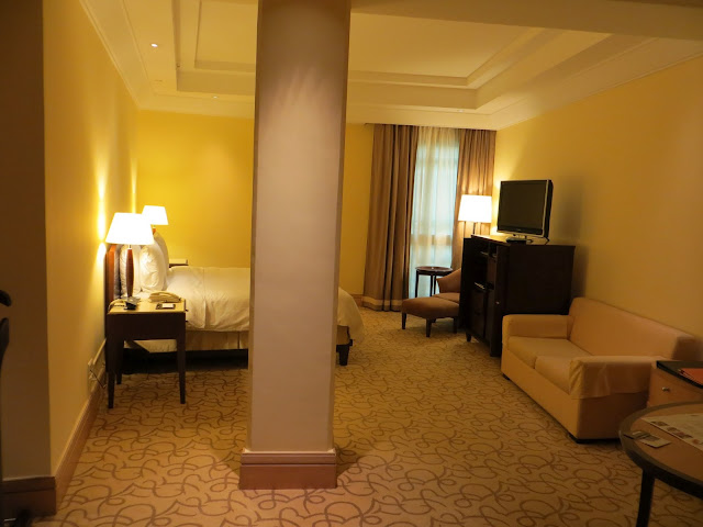 the fullerton hotel countyard room