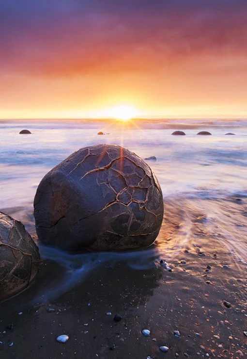 moeraki boulders,New Zealand