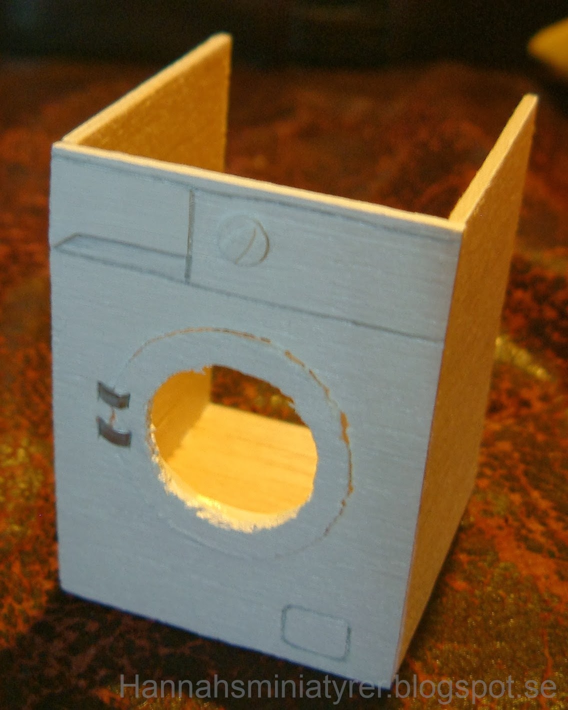 Hannahsminiatyrer Making a washing machine