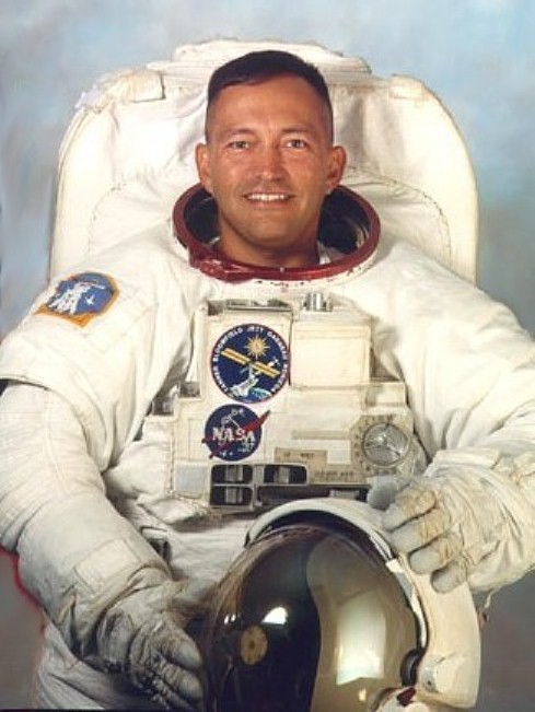 Biografia Resumen de Carlos Noriega, el astronauta peruano ~ Es mi Perú